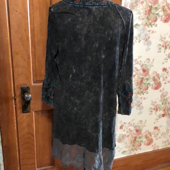 Kimono - Picture 2 of 3